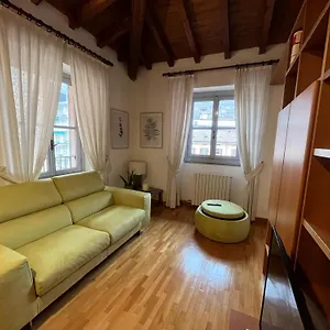 https://la-corte-di-costantino-downtown-como.it-lombardy.com